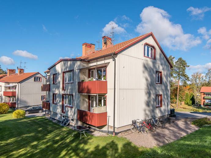 1 rok · 33 m² · Myrmalmsvägen 17 B