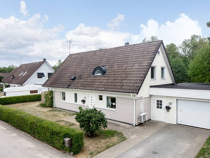 7 rok · 152 m² · Snickarvägen 2