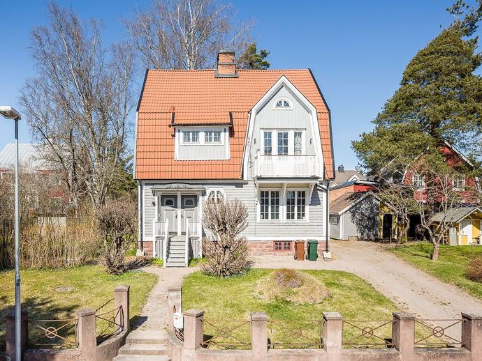 6 rok · 184 m² · Mäster Olofsgatan 13