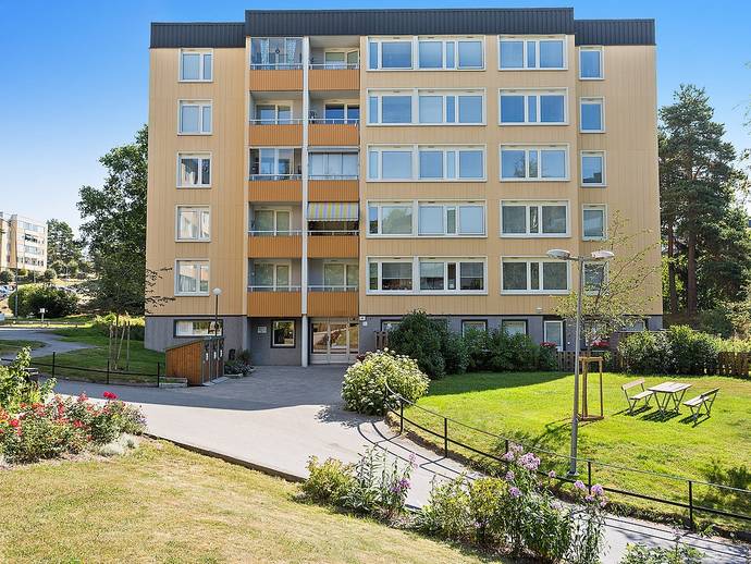 Loftvägen 12, 2 tr i Skogås, Huddinge kommun - lägenhet till salu - Hemnet