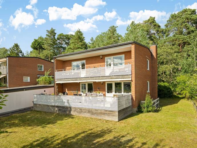 6 rok · 151 m² · Kaprifolvägen 36