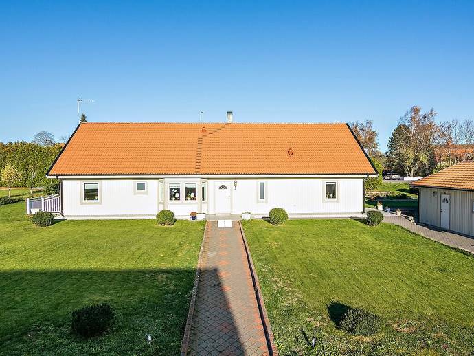 8 rok · 182 m² · Ekeroths väg 4