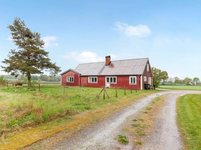 House, 95 m², land 674 m²