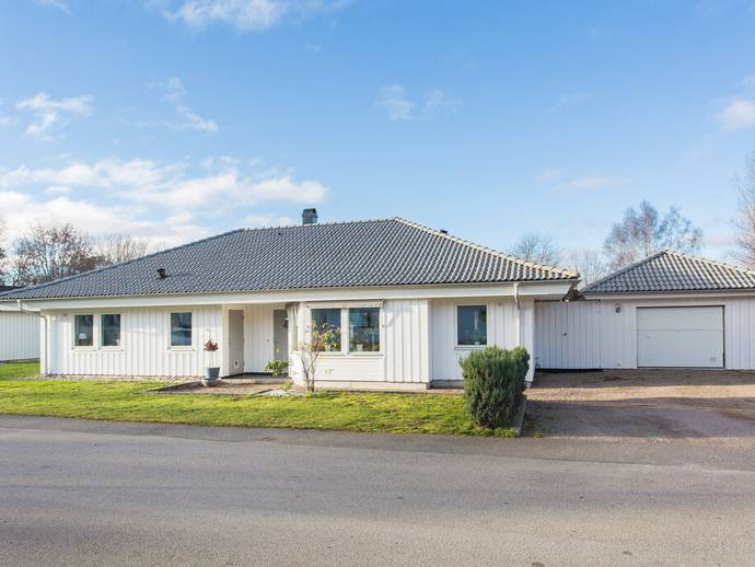 4 rok · 140 m² · Thölins väg 12