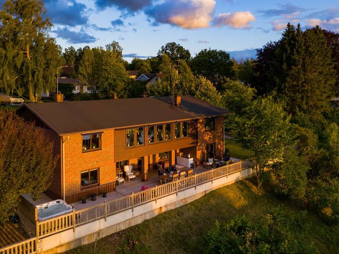 8 rok · 228 m² · Lovabacken 1