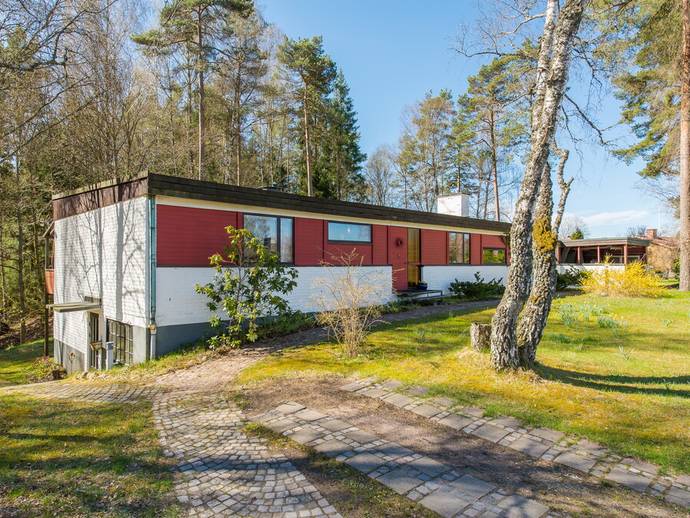 8 rok · 152 m² · Asklandavägen 9