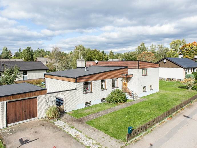 8 rok · 130 m² · Desemålavägen 1