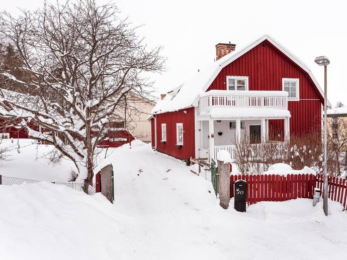 8 rok · 232 m² · Vinkelvägen 10