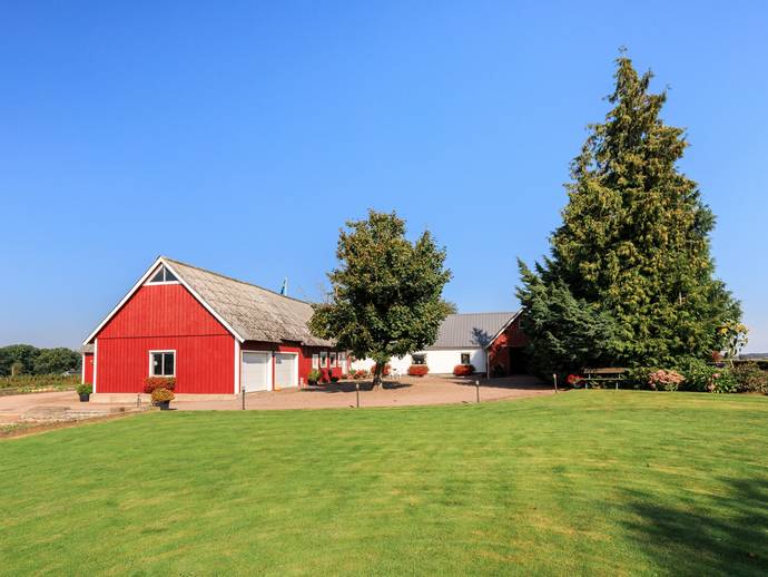 4 rok · 127 m² · Frillestadsvägen 150