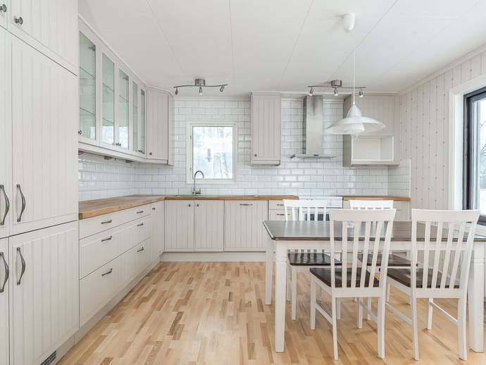 6 rok · 153 m² · Hasselvägen 4