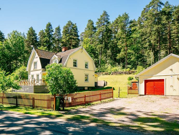 6 rok · 180 m² · Leksbergsvägen 136