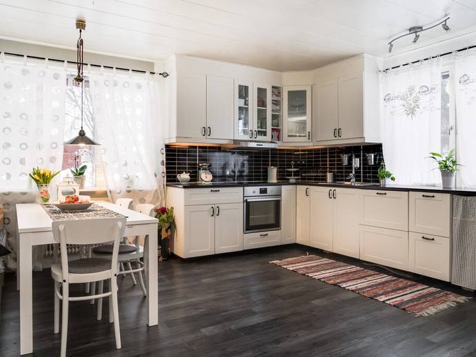 9 rok · 163 m² · Skelleftehamnsvägen 182 och 184