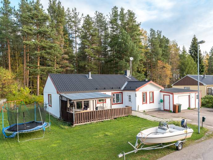 4 rok · 102 m² · Hällgatan 8