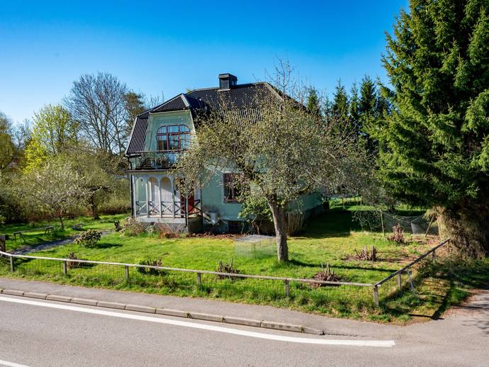 Holmavägen 11