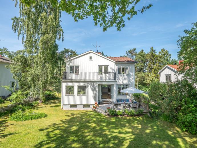 6 rok · 130 m² · Peringskiöldsvägen 41
