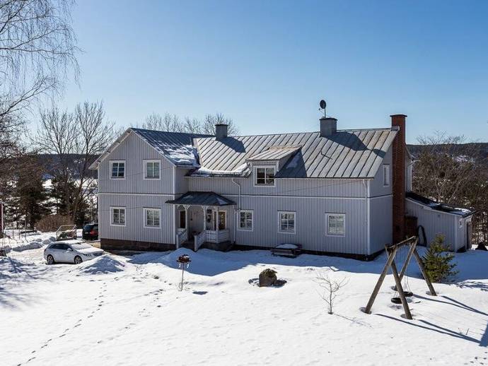 7 rok · 350 m² · Nilsby Hastersby skola 1