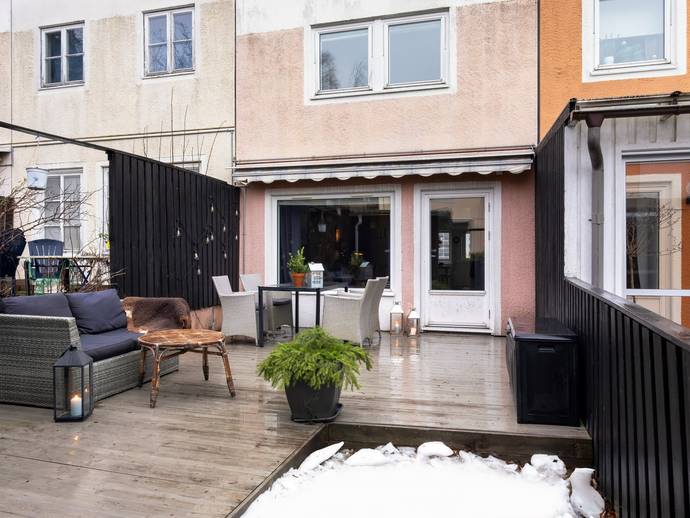 Plommongatan 7 - Såld radhus (Tomträtt) - Älta centrum, Nacka kommun ...