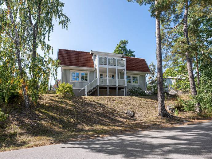 6 rok · 159 m² · Envägen 18