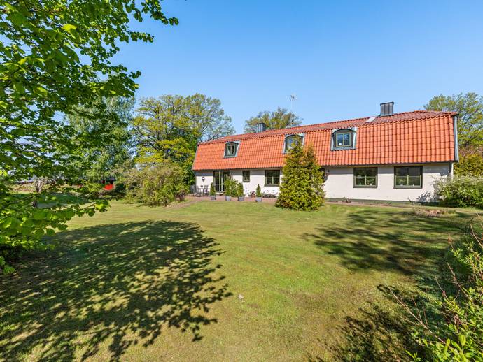 7 rok · 223 m² · Fjällstigen 3