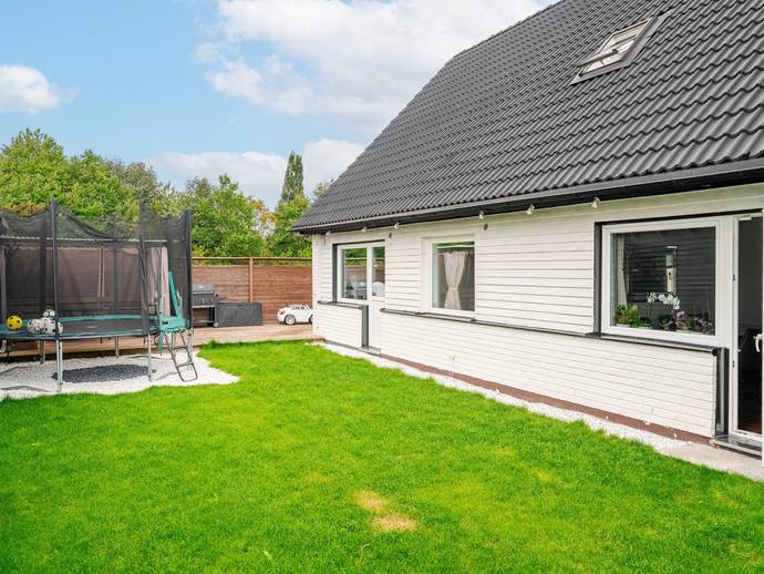 Domsagovägen 14 i Staffanstorp, Staffanstorps kommun villa till salu