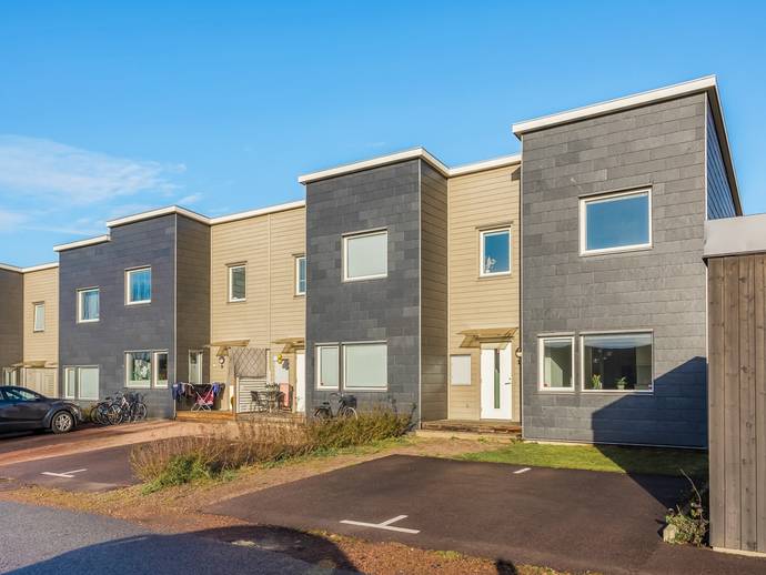 Utsädesgränd 13 Såld radhus (Bostadsrätt) Vikhem, Staffanstorps