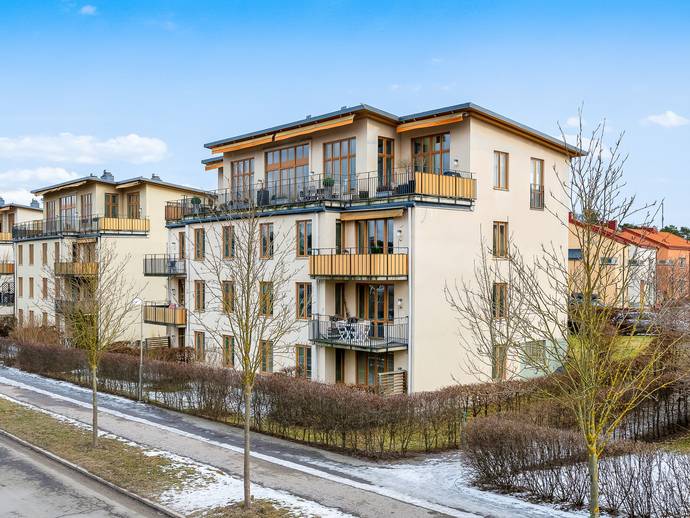 enh-rningsgr-nd-14-i-bromma-stora-mossen-stockholms-kommun-l-genhet