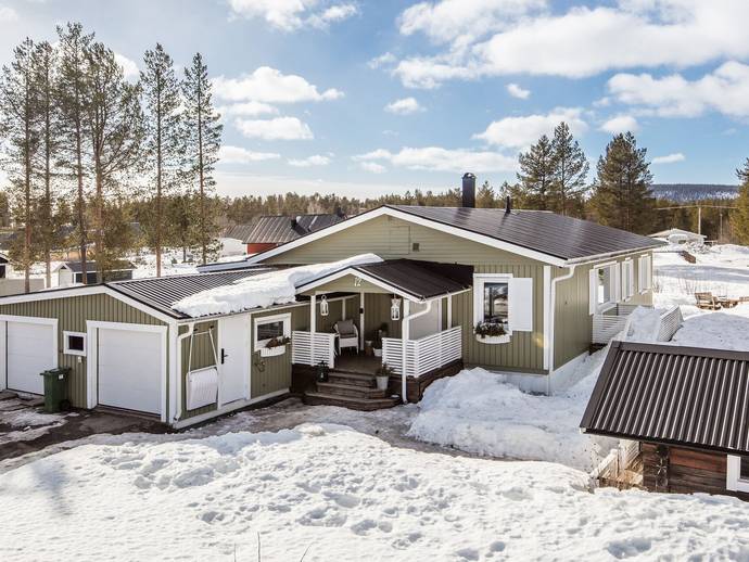 8 rok · 111 m² · Borrgatan 12