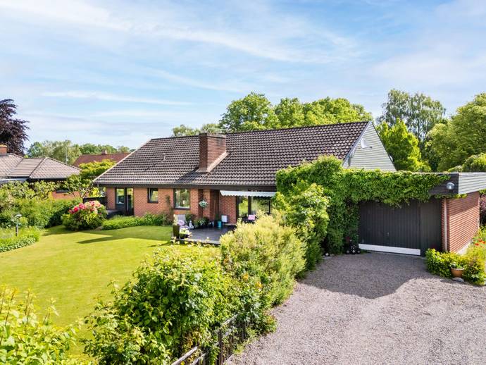 Strövelstorpsvägen 31 i Strövelstorp, Ängelholms kommun - villa till ...
