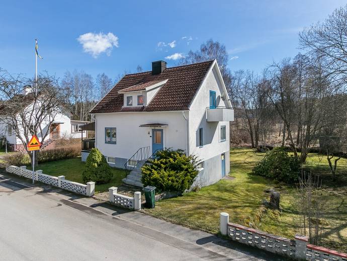 4 rok · 115 m² · Östra vägen 9