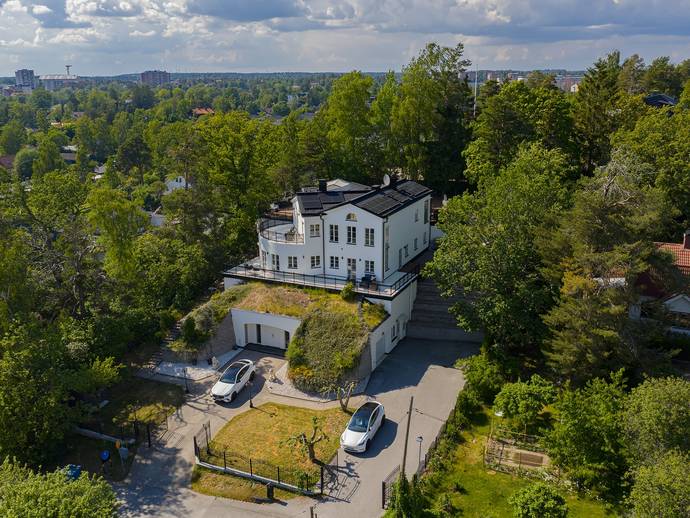 8 rok · 248 m² · Rotnäsvägen 39