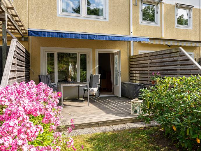 Krusbärsgatan 34 - Såld radhus (Äganderätt) - Älta centrum, Nacka ...