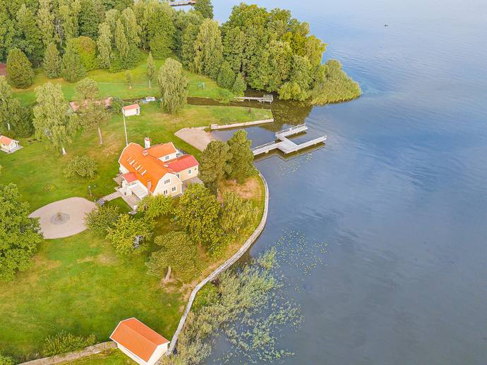 8 rok · 299 m² · Bengtzéns väg 9