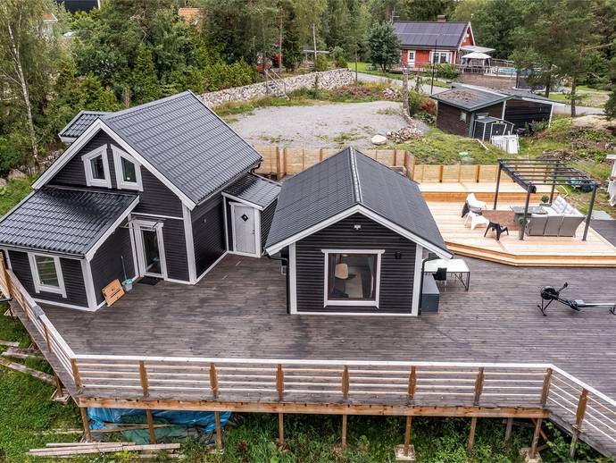 Tallbarrsvägen 32 i Gladö Kvarn, Huddinge kommun - villa till salu - Hemnet