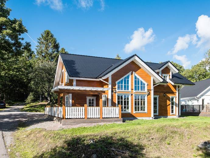 5 rok · 226 m² · Friarelyckan 50