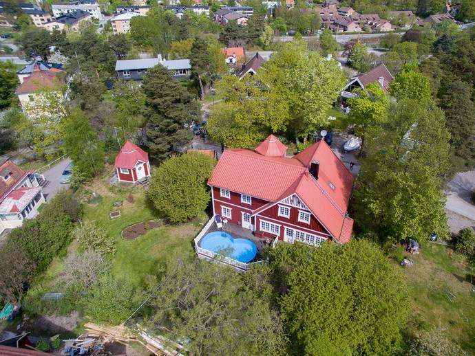 11 rok · 238 m² · Furustigen 16