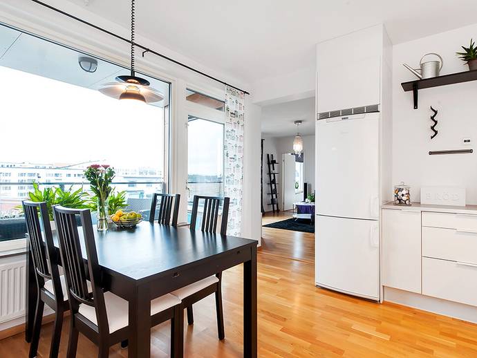 2 rok · 60,8 m² · Fänriksvägen 9, 1tr