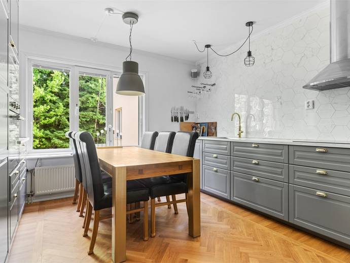 4 rok · 81 m² · Dalvägen 144, 1 tr