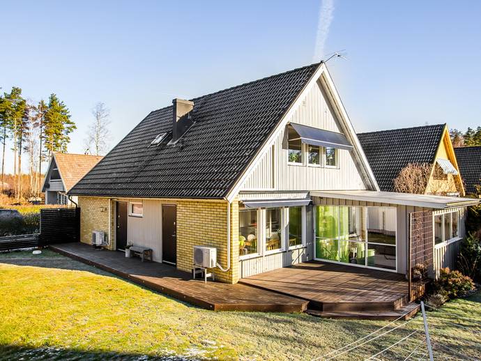 6 rok · 140 m² · Smultronstigen 12