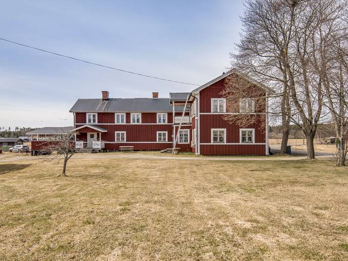 9 rok · 310 m² · Åkre 13