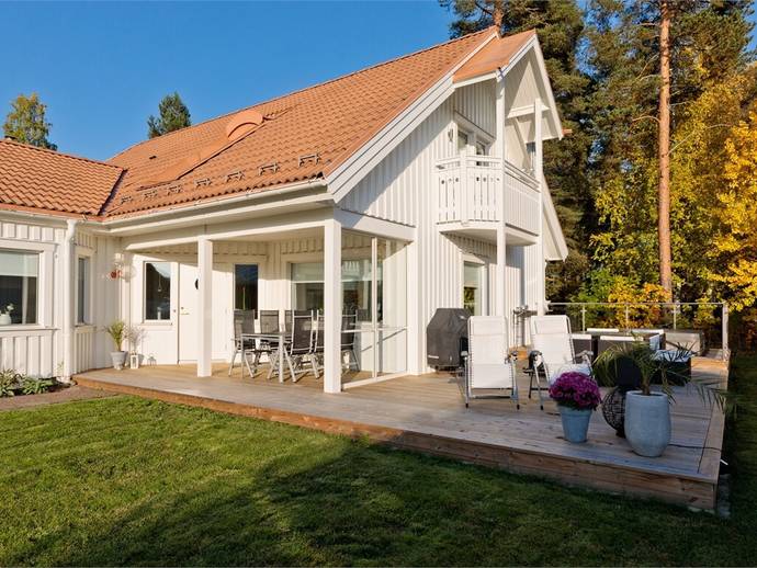 6 rok · 185 m² · Soldatvägen 5