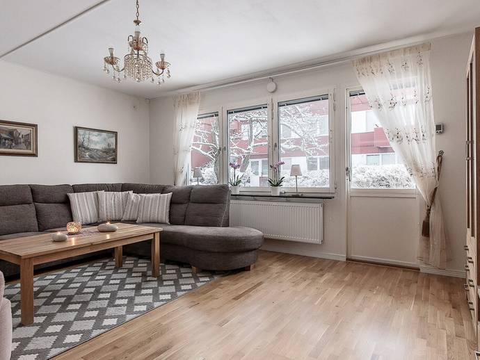 3 rok · 77,8 m² · Ljuskärrsvägen 22
