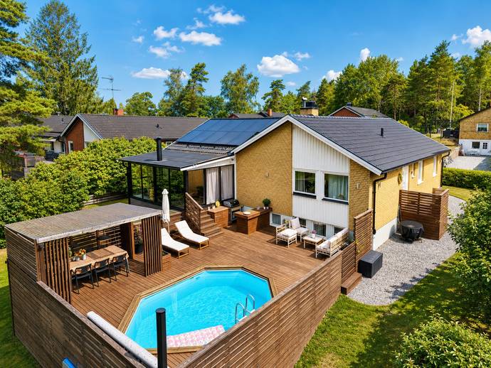 9 rok · 138 m² · Rosenlundsvägen 6