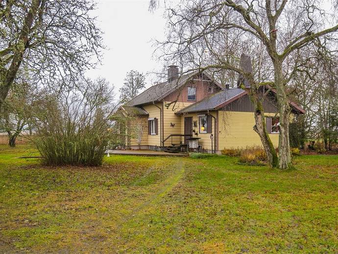 4 rok · 139 m² · Hyringa Stora Laggaregården 1