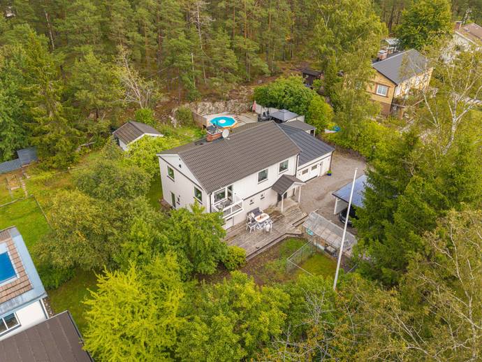 6 rok · 193 m² · Sandavägen 37