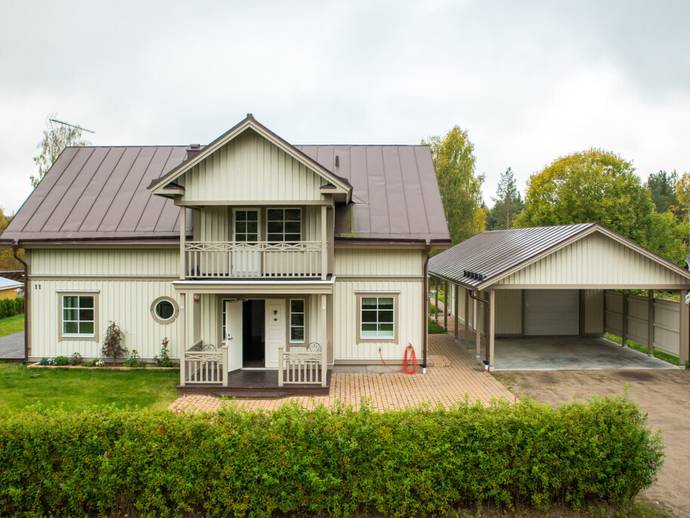 6 rok · 160 m² · Örviksvägen 11