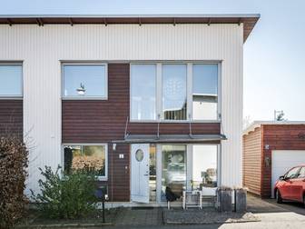 Helge Härnemans väg 1