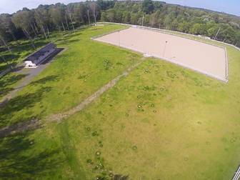 Ridanläggning med dränerad paddock