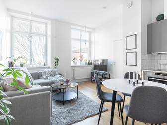 Follingbogatan 24, 1 tr upp