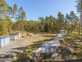 Tomt på Gräsö, nära färjan