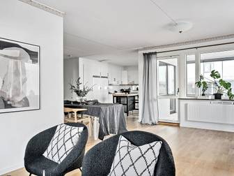 Trollhättevägen 12